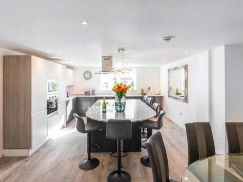 Cradley House | Fantasia - Uk46009