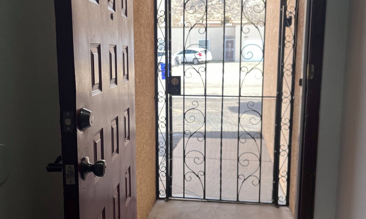 Cibola Addition Condo | Fantastic 2-bed 2 ba condo near foothills trails perfect for your getaway