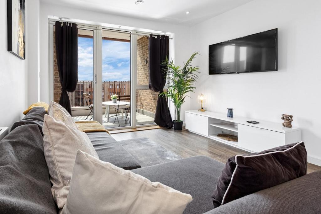 Gascoigne Apartment | Fantastic 2 bed Flat with view IG11