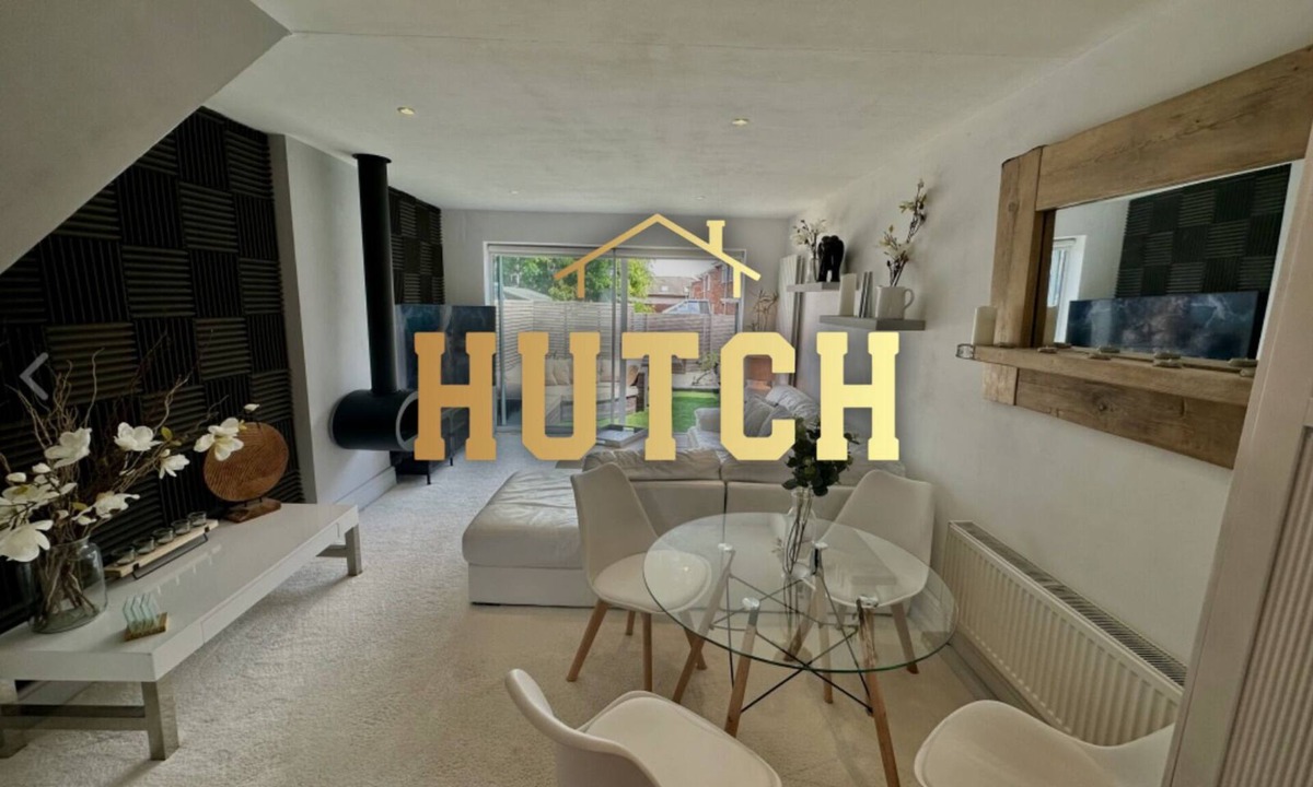 Royal Leamington Spa House | Fantastic 2-Bed House with Parking-Hosted by Hutch