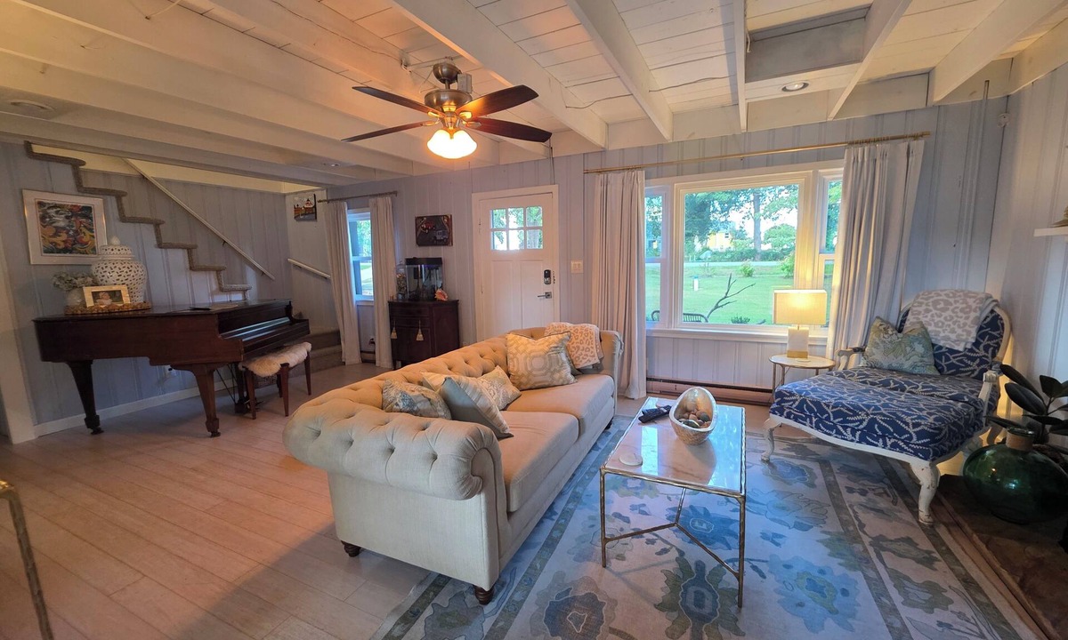 California House | Fantastic 4-bedroom house with pool and pier near Solomons Island