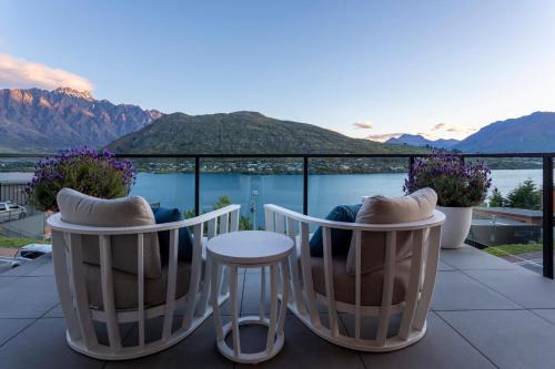 Frankton House | Fantastic 4BDR Home, Lake Views, AC, WiFi, Coffee Machine, Garage