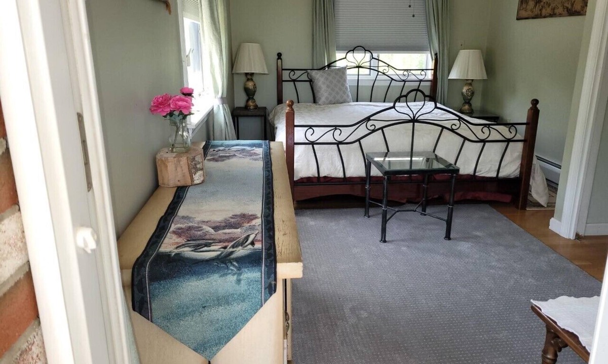 Lamoine House | Fantastic 5-bedroom building in cool Ellsworth for your getaway