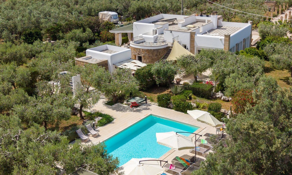 Ugento Villa | Fantastic beach villa with pool and garden