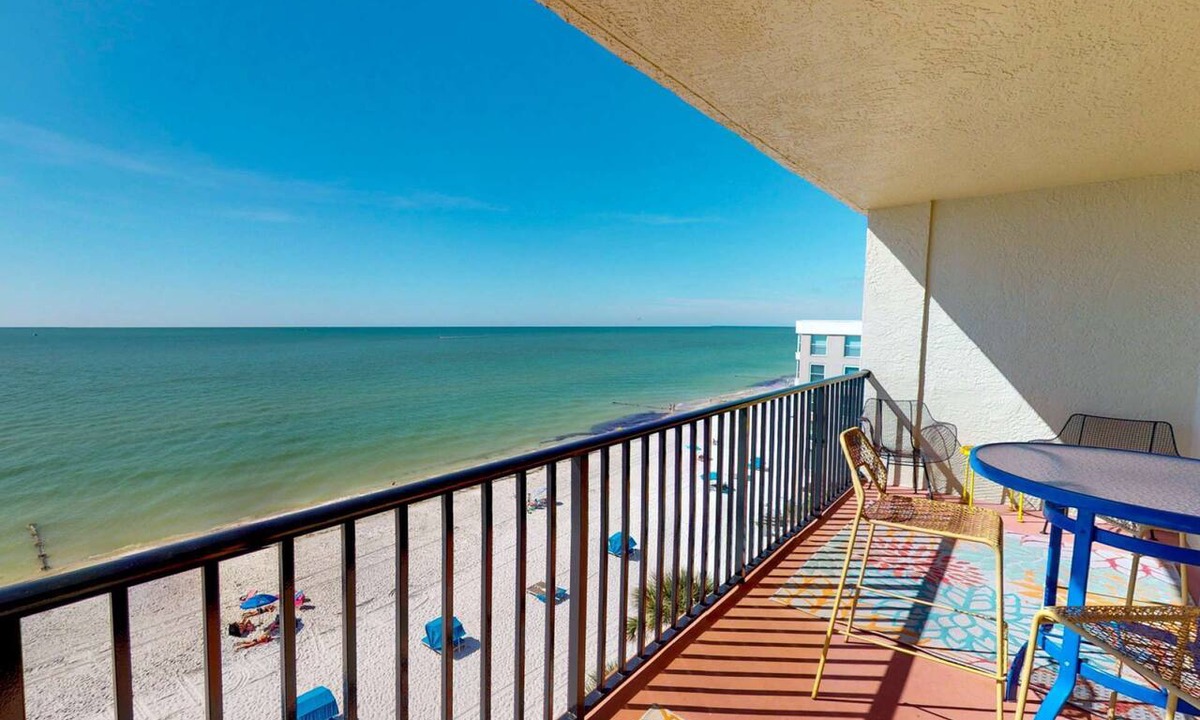 Madeira Beach Condo | Fantastic Beachfront Location. Beachfront Heated Pool. Top Floor Balcony. Spacious and Comfortable.