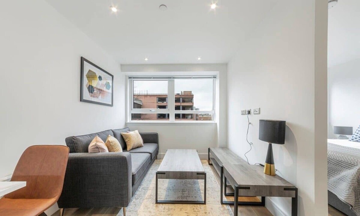East Grinstead Apartment | Fantastic Contemporary Studio in East Grinstead