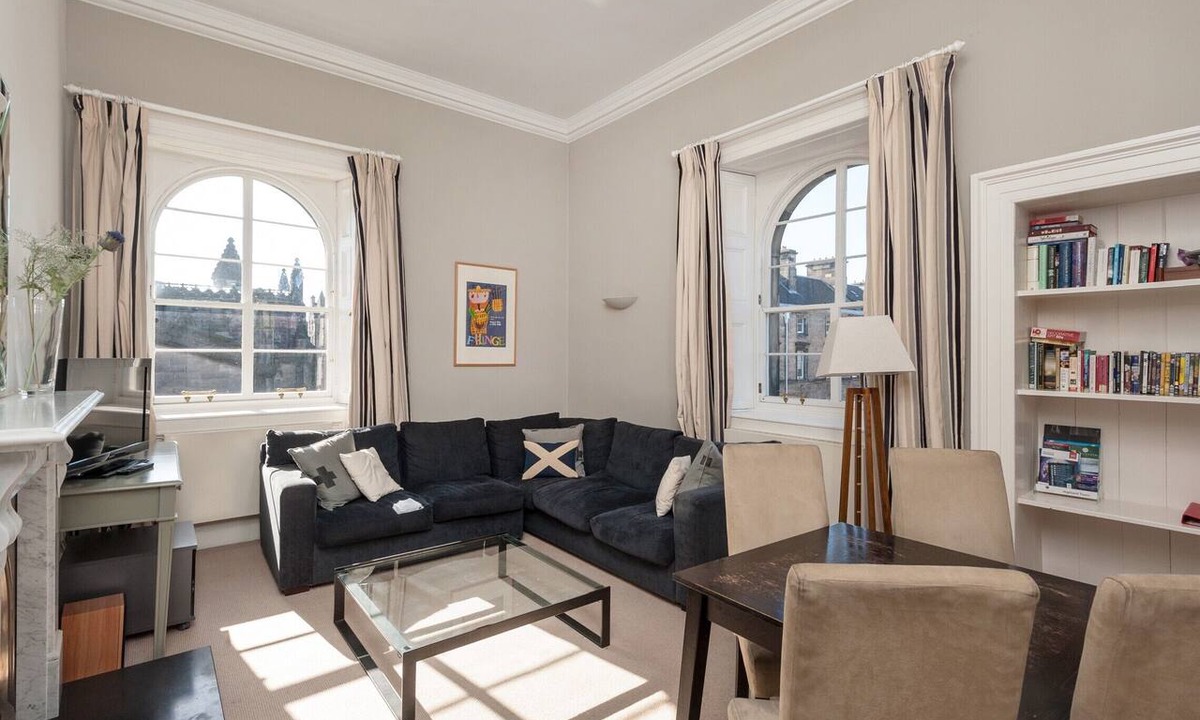 Old Town Apartment | Fantastic corner 2 bedroom property with astounding views of the famous historic Royal Mile.