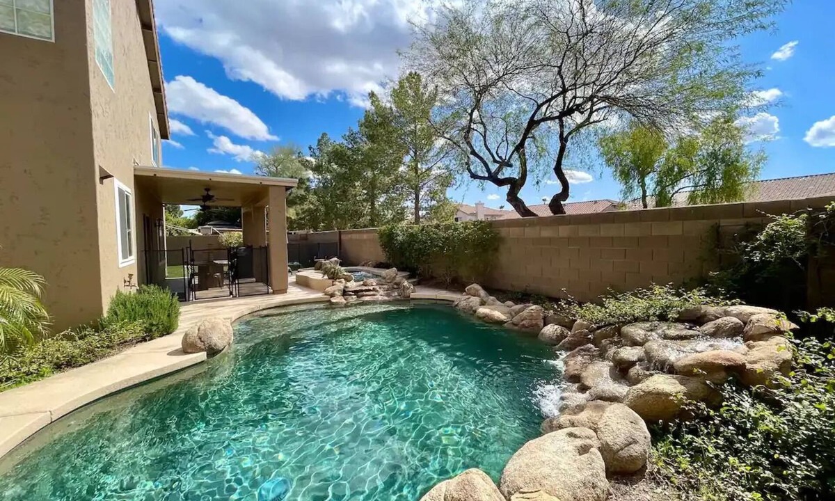 Silverhawke House | Fantastic Family Fun 5BR w Pool/Spa in Gilbert