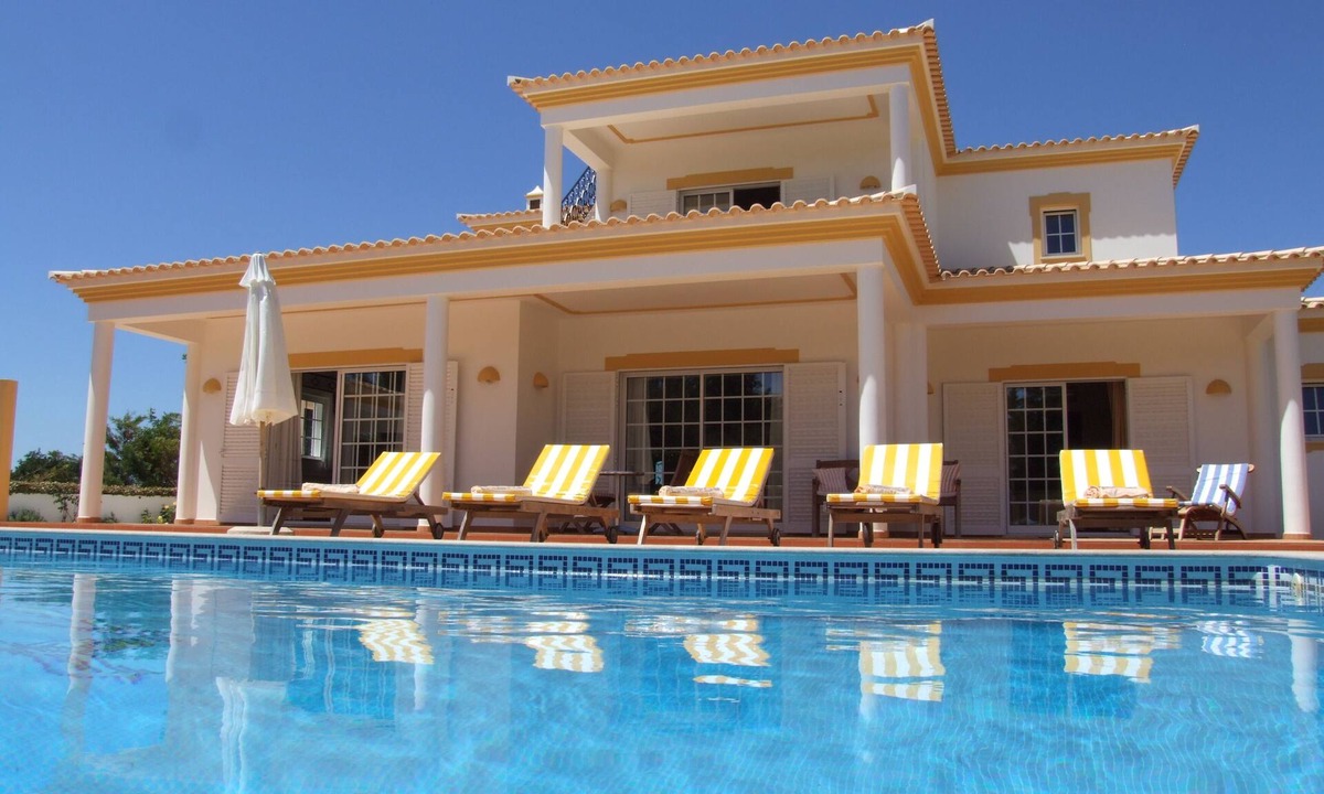 Vale de Parra Villa | Fantastic Large Luxury Villa with Heated Pool. Available 12 - 19 July 2026