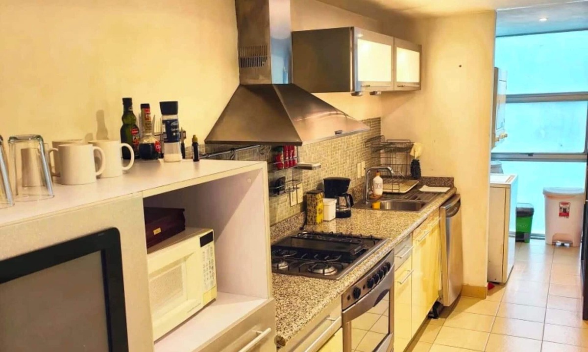 La Condesa Apartment | Fantastic Location & Deal Condo with AC, Rooftop Pool
