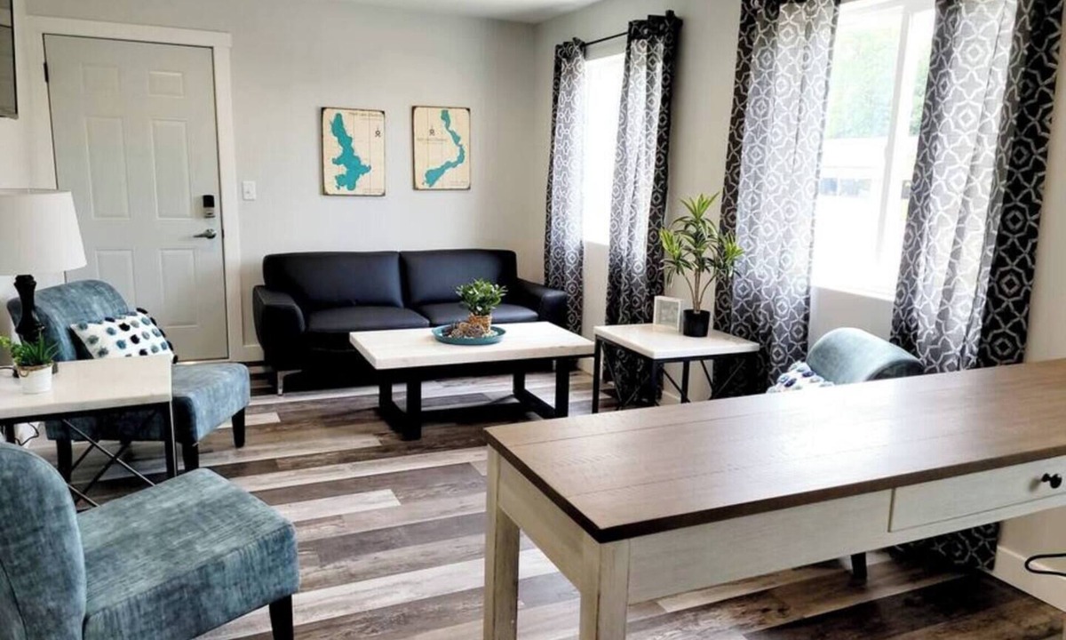 Arnolds Park Apartment | Fantastic Location-Roof Top Patio (shared) and King Bed This suite is on the 2nd level and requires guest to use stairs.