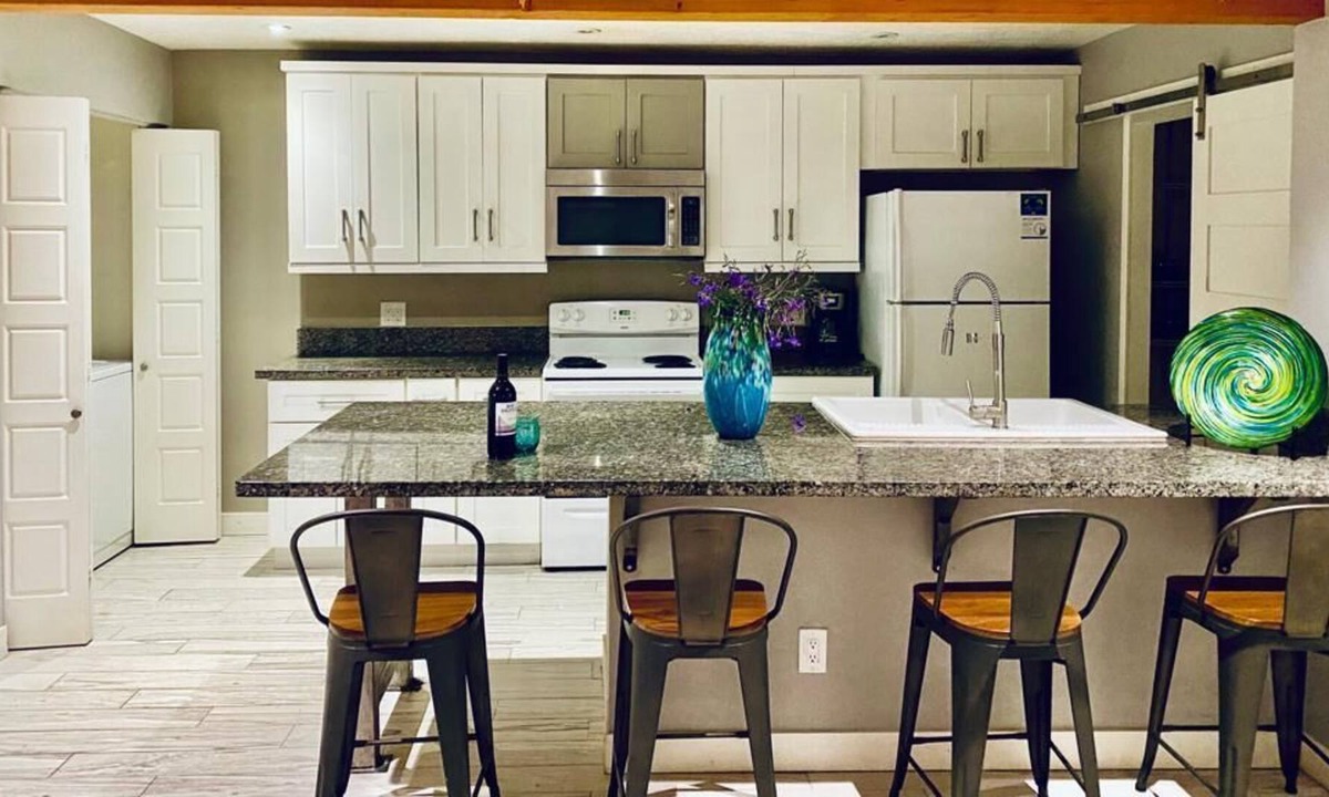 Glendale Condo | Fantastic Modern Remodeled Condo