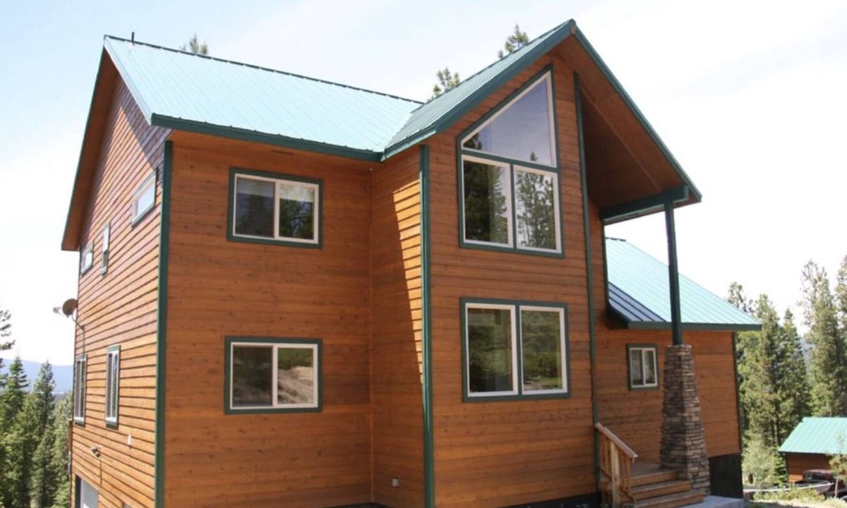Crescent House | Fantastic Mountain Retreat ~ Close to lakes, mountains, streams