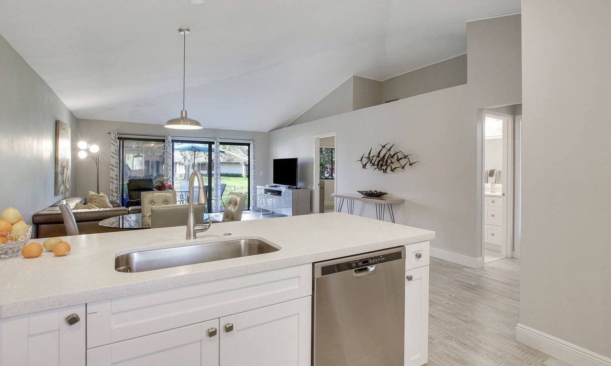 Palm Beach Gardens Condo | Fantastic PGA Club Cottage Close to Everything!