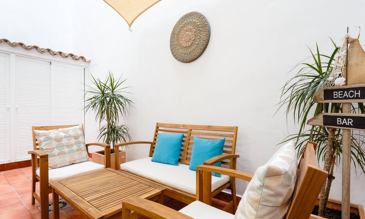 Old Town Apartment | Fantastic, recently refurbished, modern, ground floor apartment