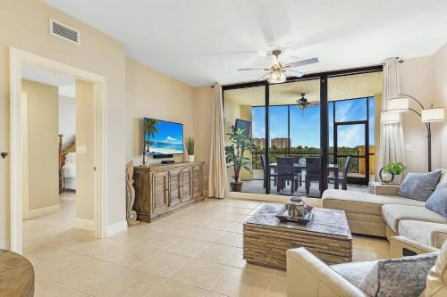 Cape Harbour Apartment | Fantastic Three Bedroom Condo in Cape Coral