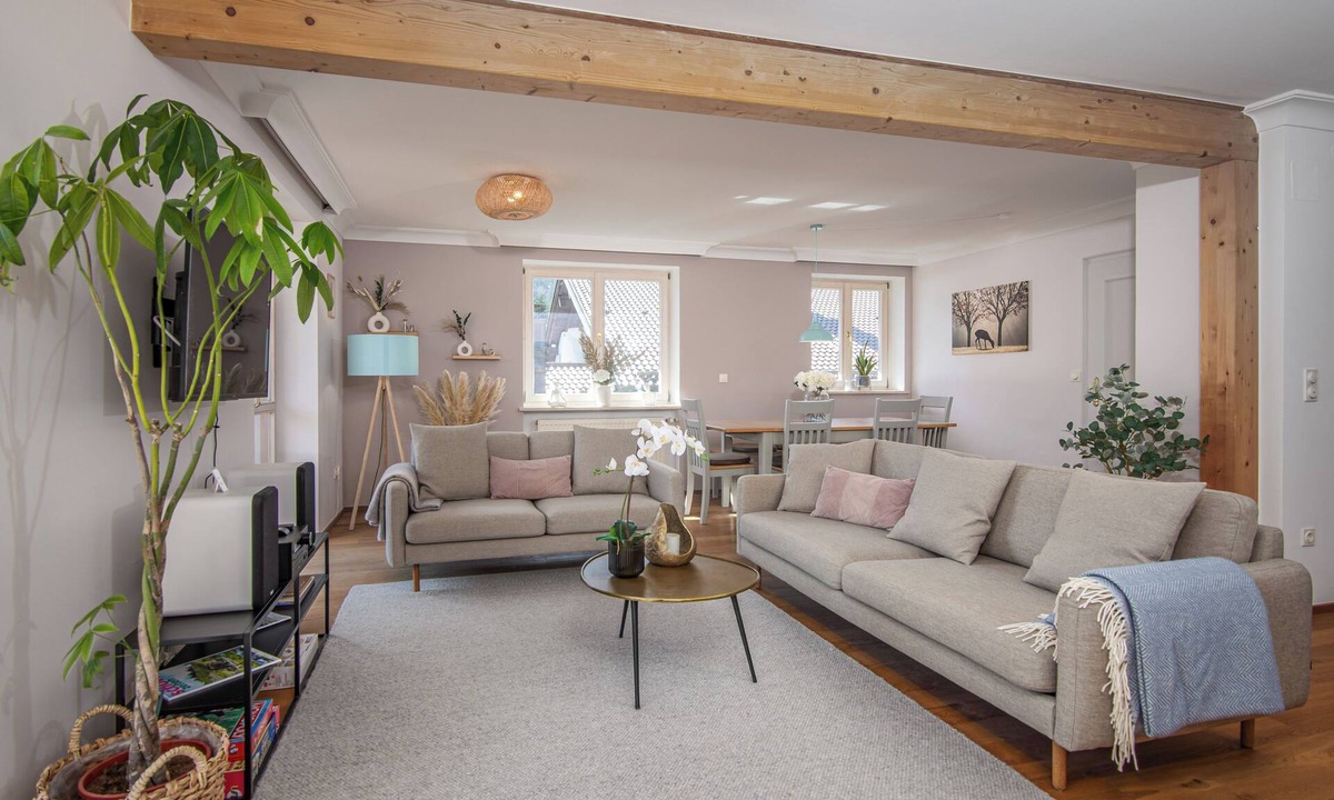 Neuhaus Apartment | Fantastic vacation apartment with mountain views & sauna near the lake for up to 6 people