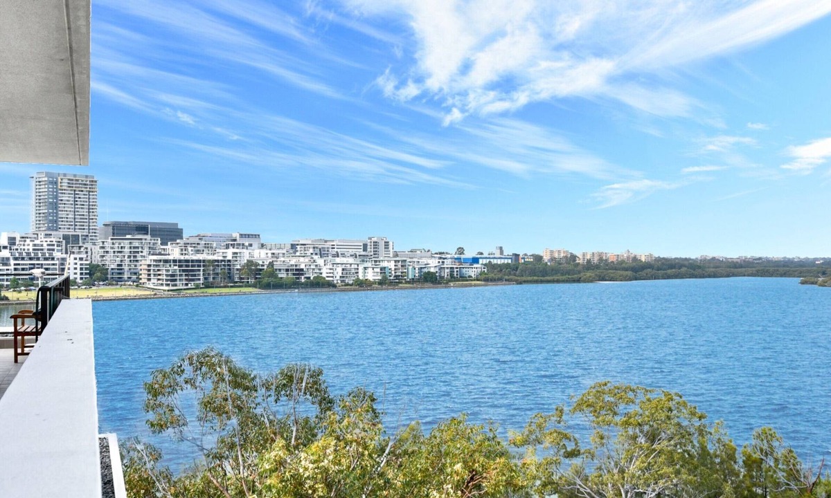 Wentworth Point Apartment | Fantastic Waterview 1 bedroom apt for 4 sleeps