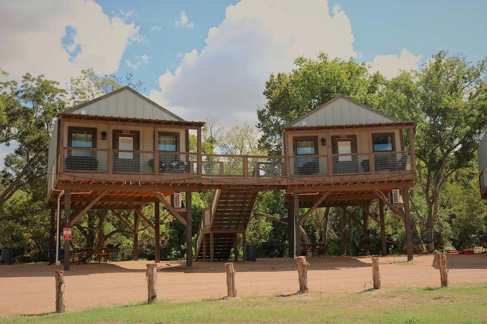Sutherland Springs RV Rental | Fantastic Waterfront Tented Cabin - Ideal for a Glamping Getaway near San Antonio, Texas