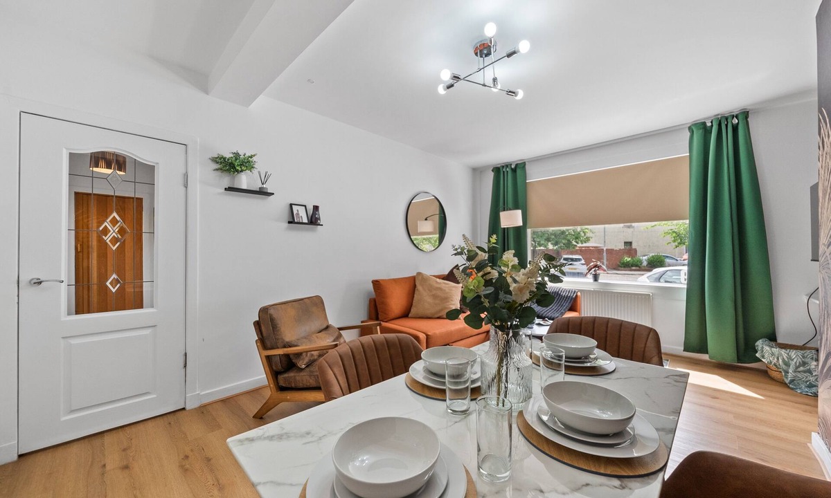 Hamilton Apartment | Fantastically positioned ground floor apartment in centre of Hamilton