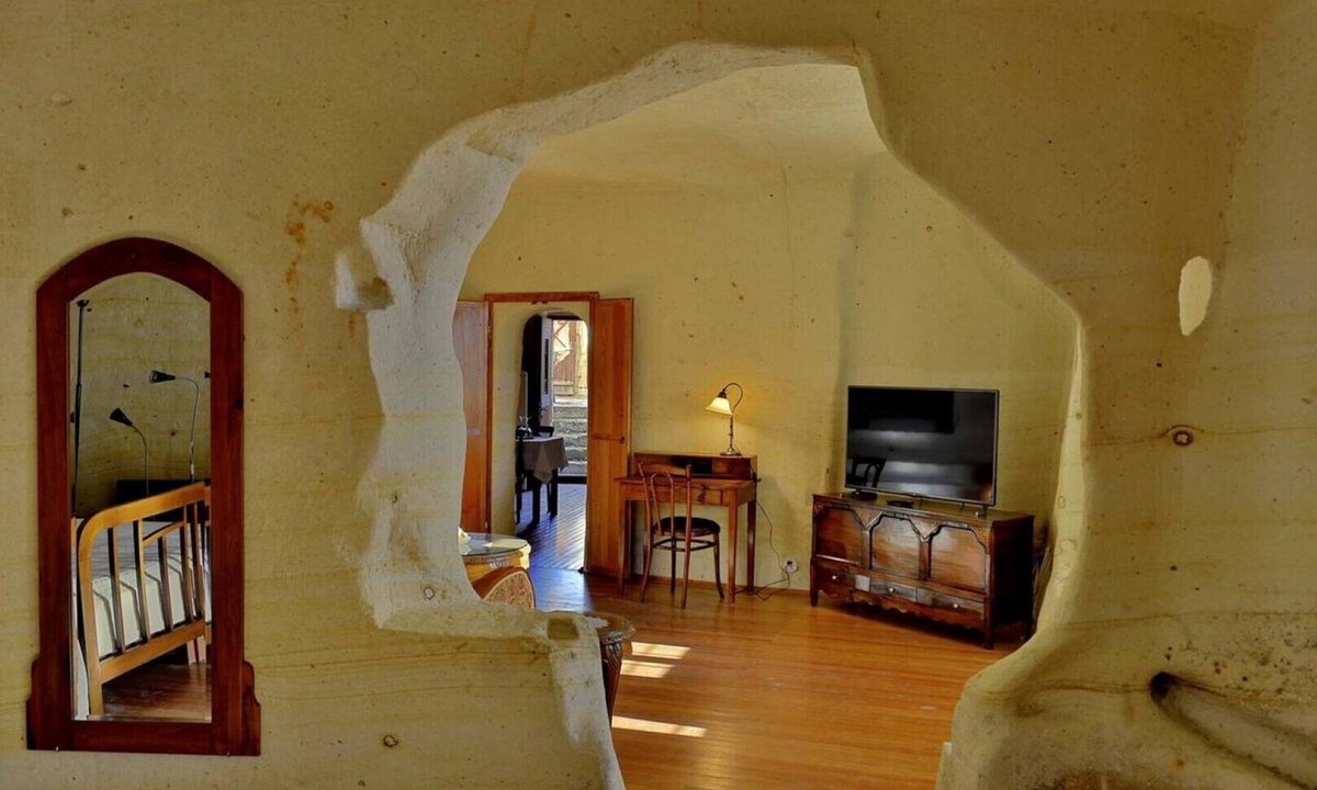 Urgup House | Fantasy Cave House with Garden – Romantic Honeymoon Cave Stay in Cappadocia