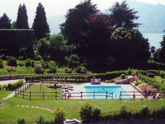 Germignaga Apartment | Farfalla 2 apartment with lake view and pool