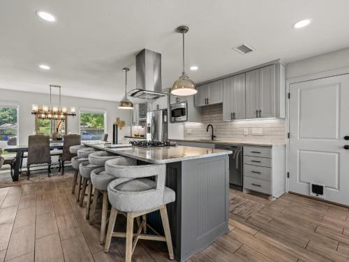 Farmers Branch House | Farmers Branch 10th Tee Golf Retreat