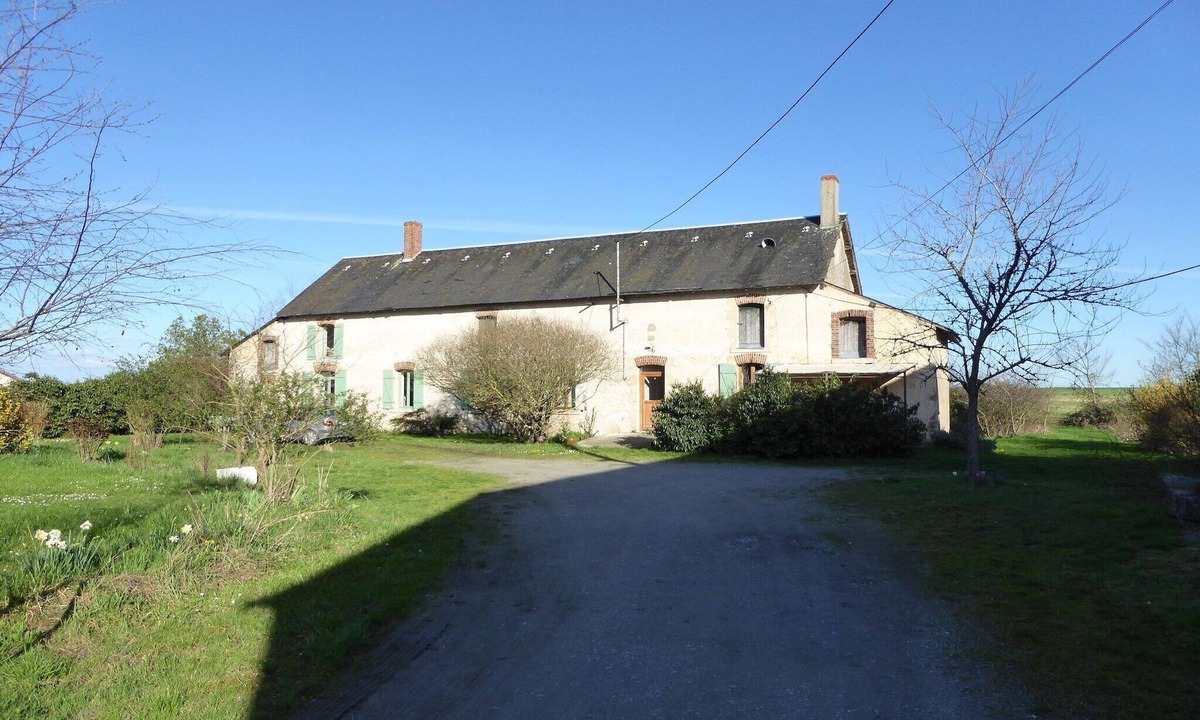 Giroux House | Farmhouse in Giroux near Forest & Lake