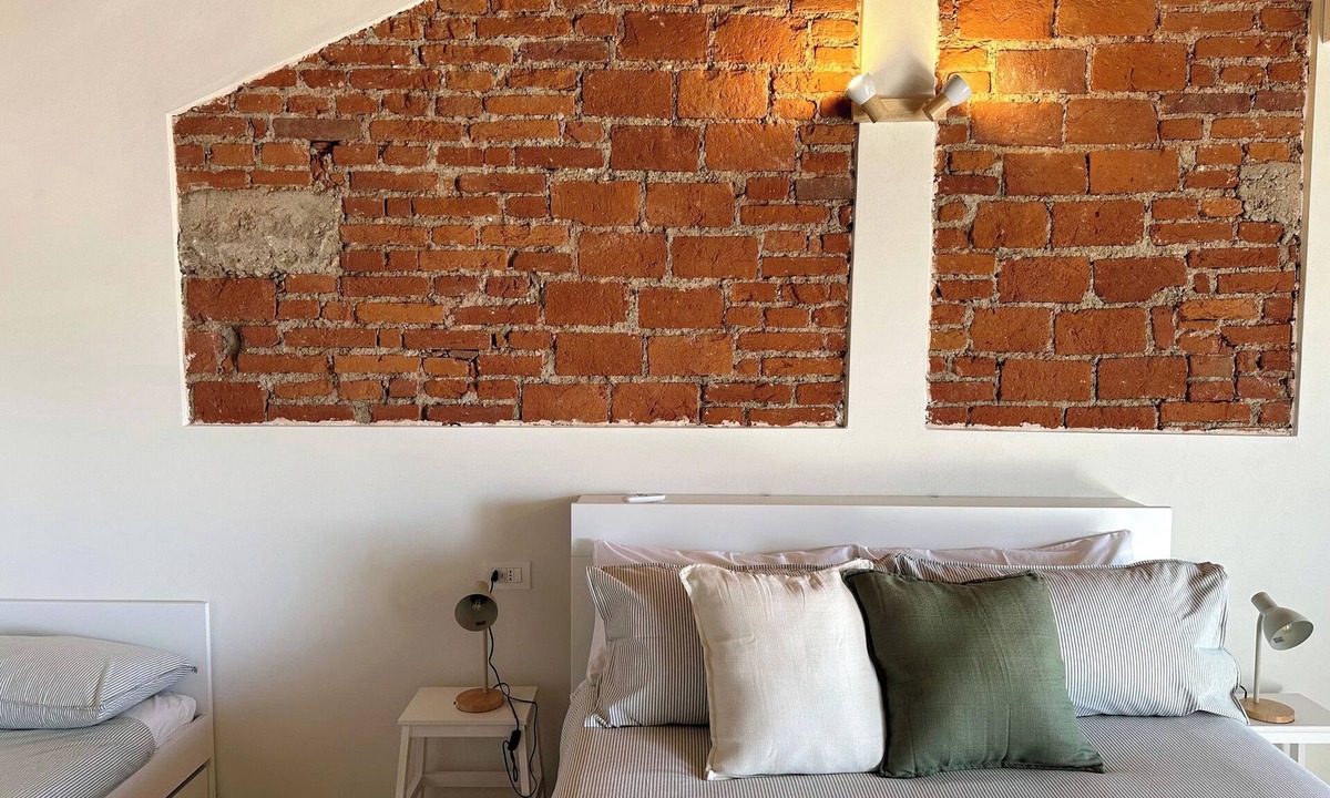 Galliate Bed & Breakfast | Farmhouse with exposed beams and bricks, breakfast included (Sage)