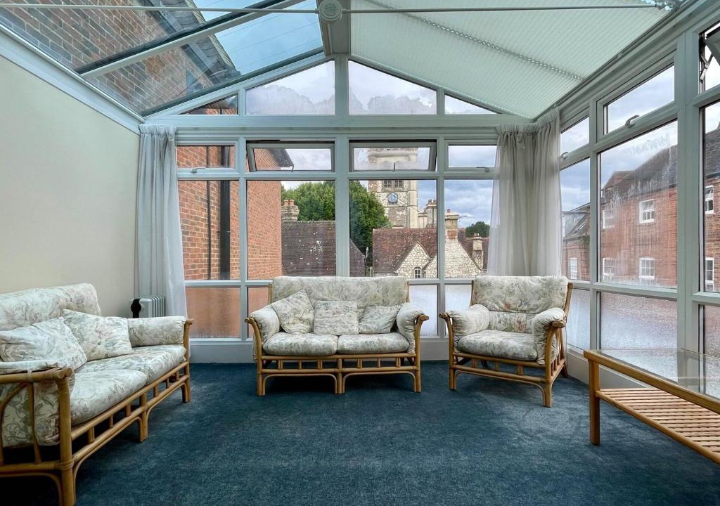 Farnham Apartment | Farnham Haven: Unique Home with Courtyard
