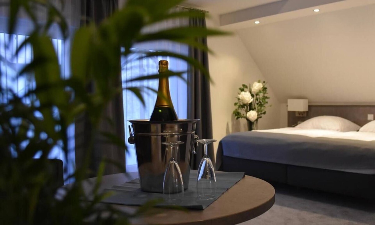 Hunerbach Hotel | Fast Lane Hotel