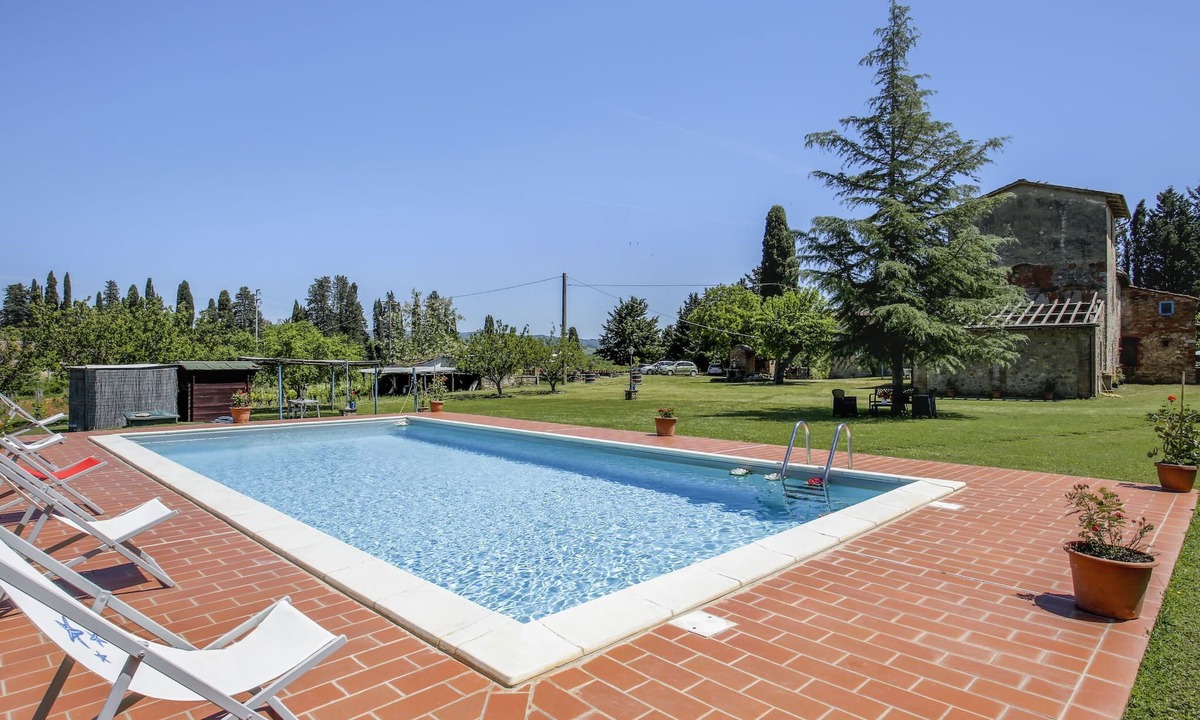 Monteriggioni Apartment | Fattoria Petraglia - Terrazza by Interhome