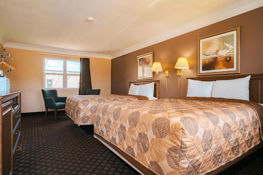 Sarnia Hotel | Faulds Motel