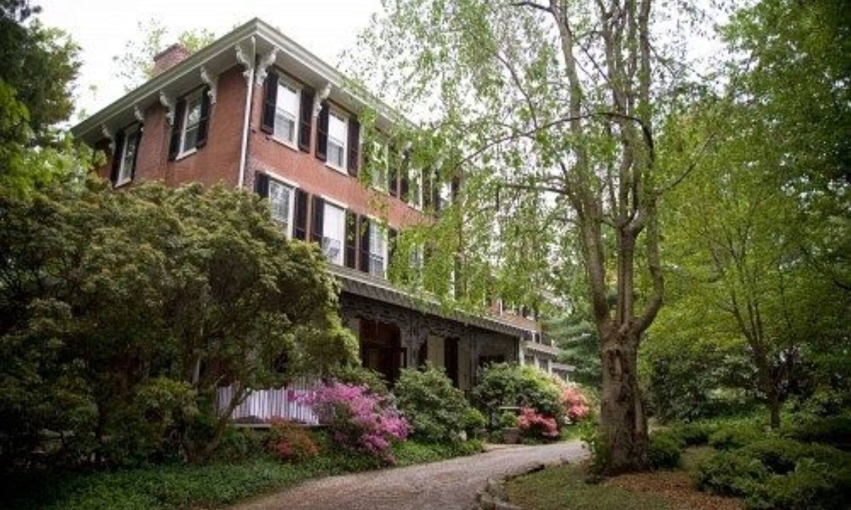 West Chester Bed & Breakfast | Faunbrook Bed & Breakfast