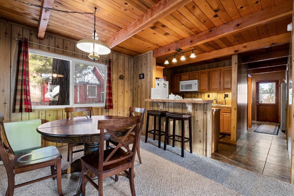Fawnskin House | Fawnskin Cabin - A quaint cabin in a peaceful location, close to Big Bear's attractions! cabin