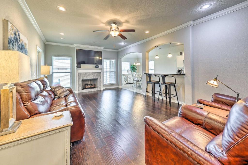 Fayetteville House | Fayetteville Home: Near University & Biking Trails
