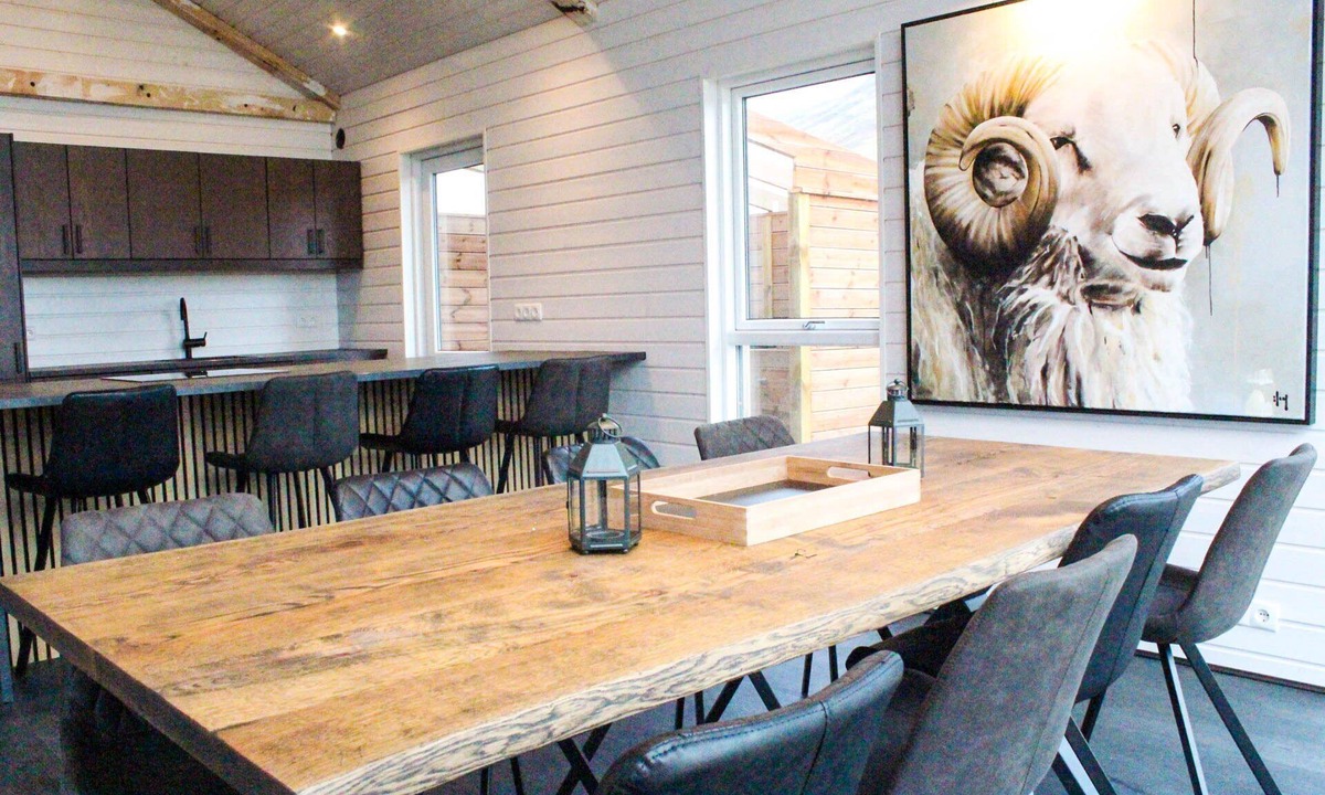 Selfoss Cabin | Fensalir · hot tub, sauna, EV – 3BR + guesthouse near Golden Circle, sleeps 8