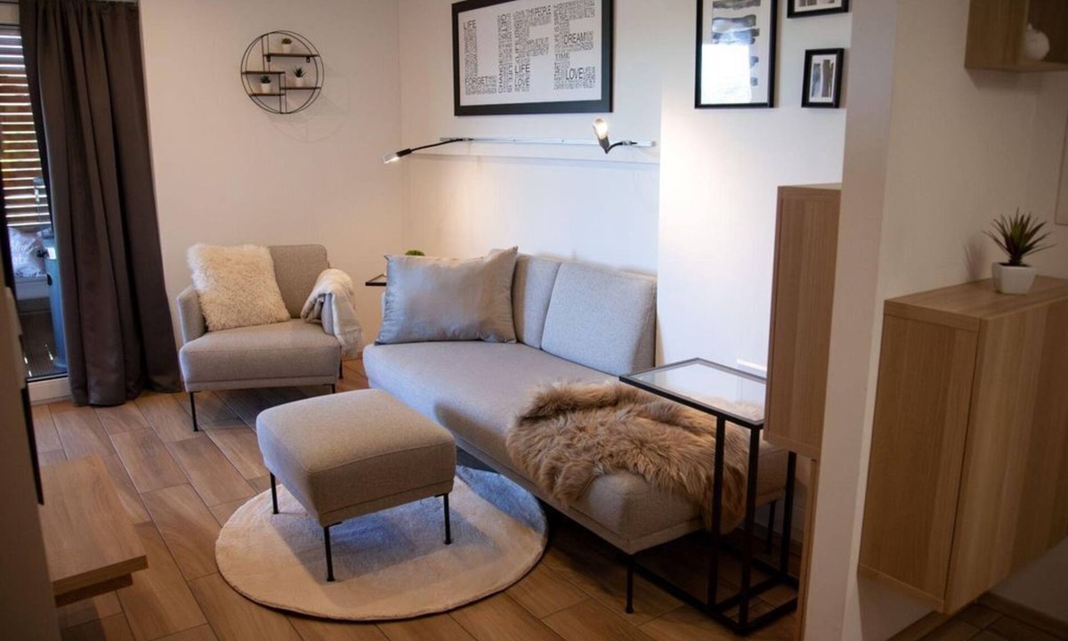 Gusterath Bed & Breakfast | "Feel-good" apartment 9 - Wohnraum Gusterath guest & boarding house