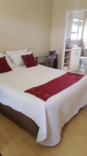 Port Elizabeth Apartment | Feel Good