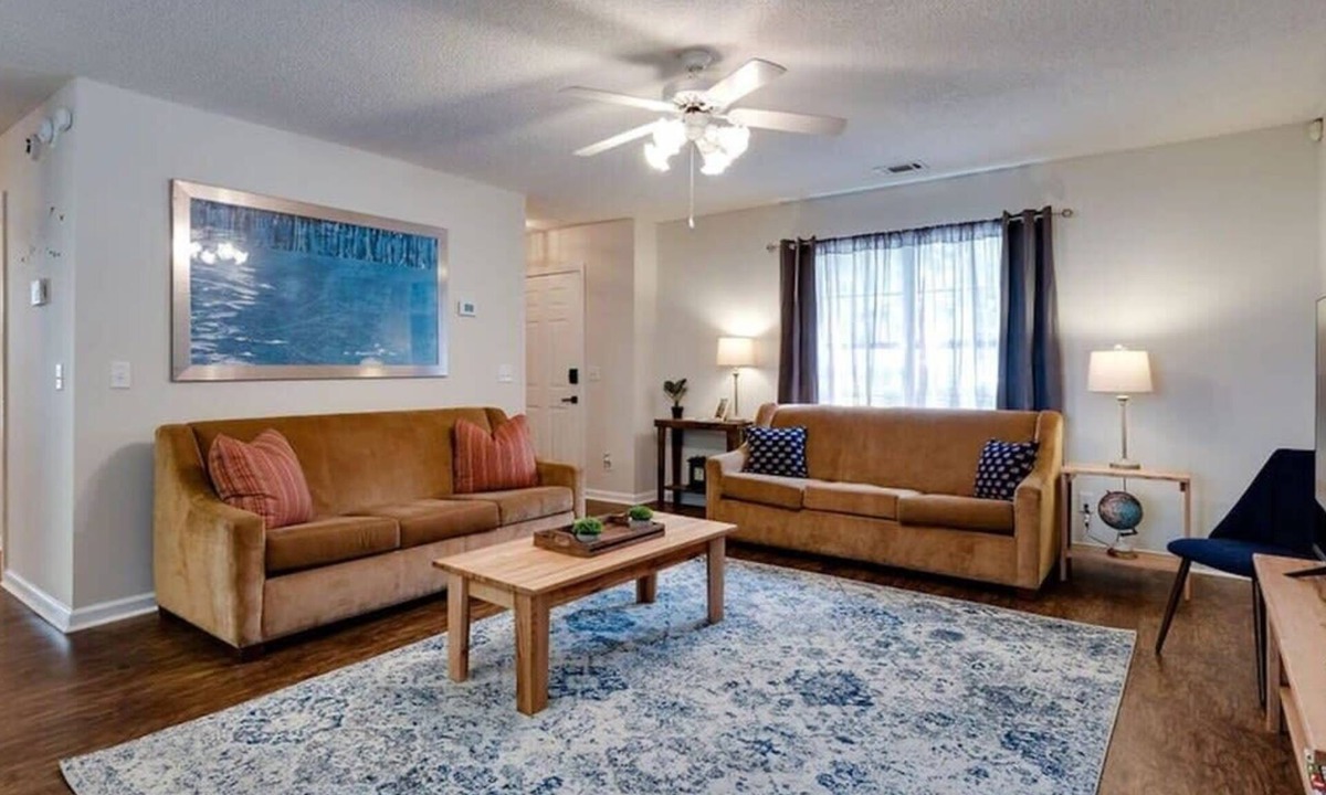 Savannah House | Fenced Backyard & Grill Near Historic District