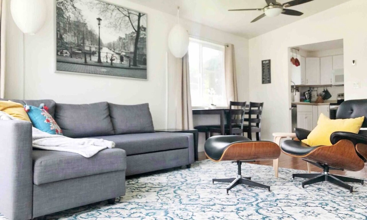 Olde Town House | Fenced Yard, Trails out the back door, Minutes Walk to Downtown