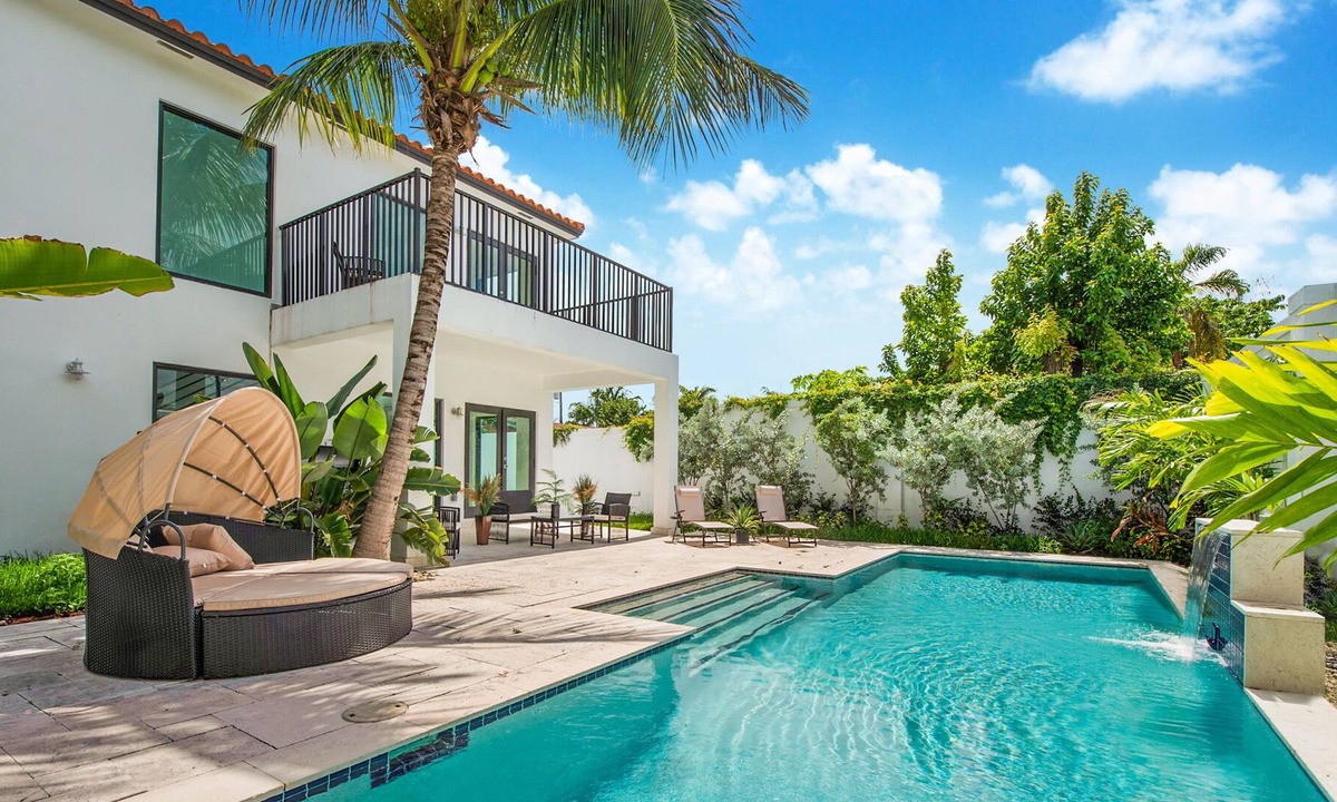 Southwest Coconut Grove House | Fendi Mansion│Pool│Central Miami│Pool table