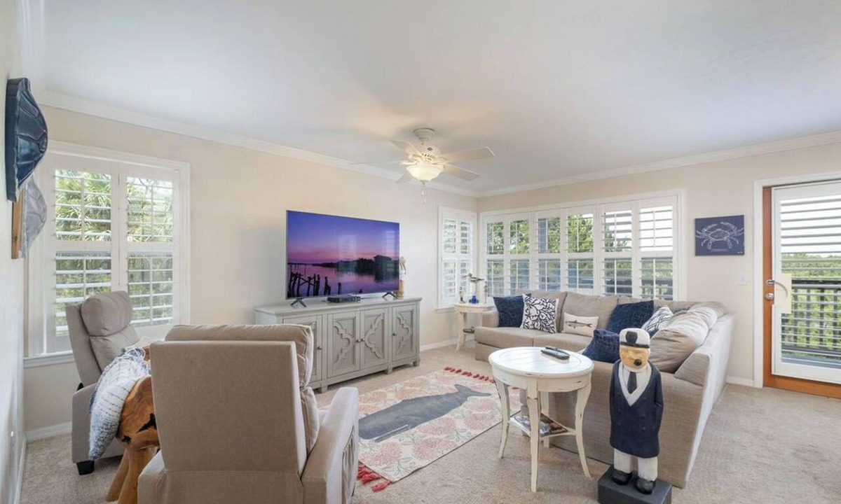 Cedar Key Condo | Fenimore Mill 10C, Marina Boat Slip, Pool/Hot Tub!