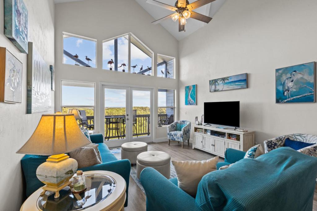 Cedar Key Apartment | Fenimore Mill 10E - Pool, Hot Tub, Boat Parking!