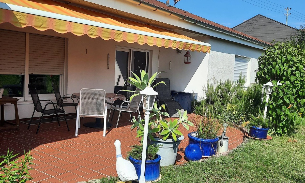 Schozach Apartment | Ferienhaus am Weinberg , mit Grossem Garten und Grosszügiger Wohneinheit