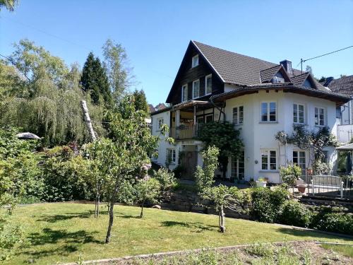 Kaan-Marienborn Apartment | Ferienwohnnung Herling