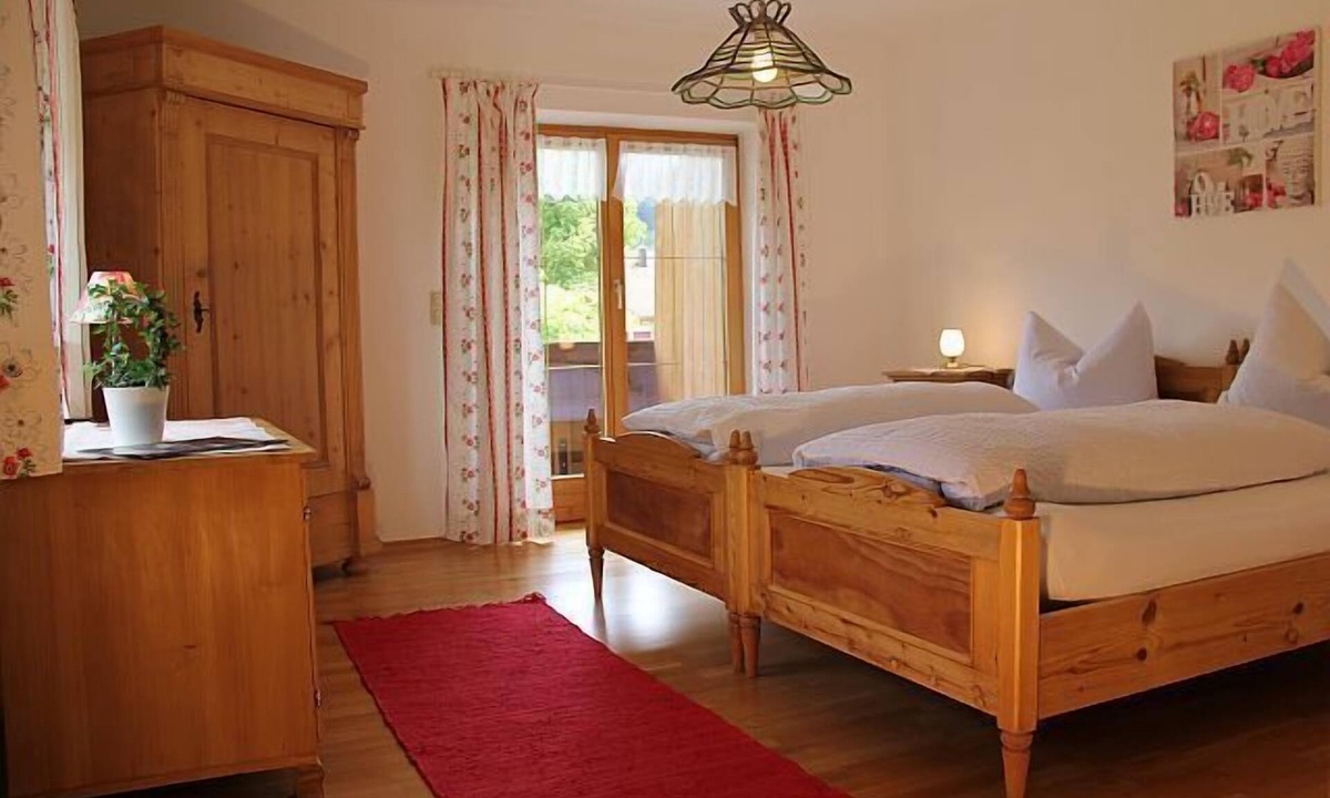 Frasdorf Apartment | Ferienwohnung 1-3 Personen, 55 qm, Süd-Ostbalkon, 1 Schlafzimmer, Wohnküche, SAT-TV