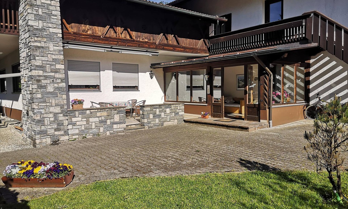 Schleching Apartment | Ferienwohnung Achental,48 qm, für 2 Personen, Balkon, Außenpool