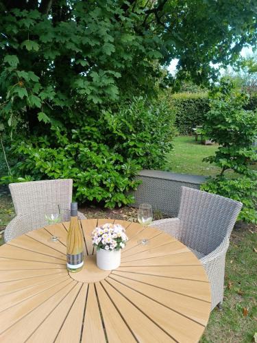 Bad Lippspringe Apartment | Ferienwohnung am Kurwald, Nähe Kliniken, 88qm, Parkplatz