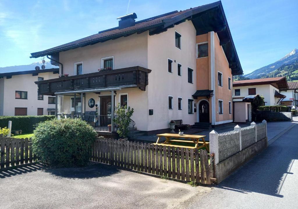 Finsing Apartment | Ferienwohnung Bergtroll